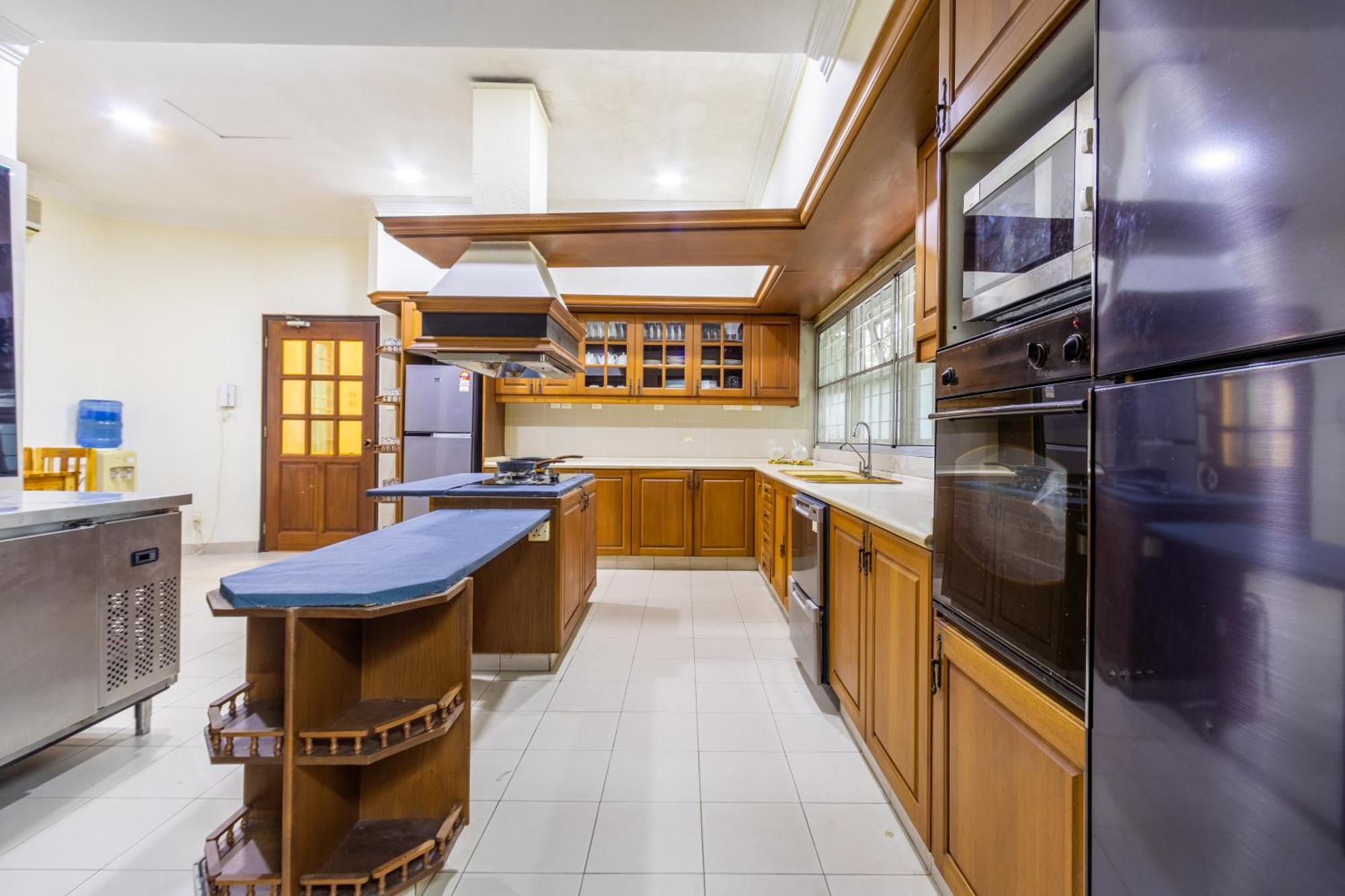 Villa Bangsar For Groups, Event Space And Family Fun