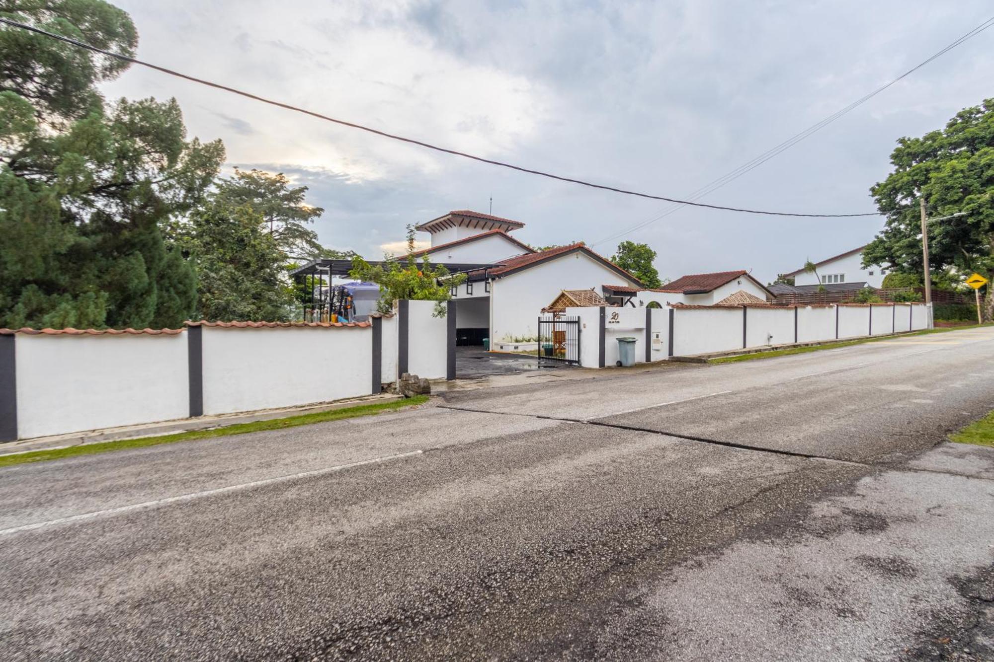 Villa Bangsar For Groups, Event Space And Family Fun *